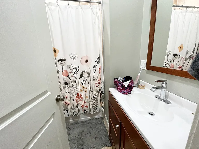 195 W Tihrd St #5 — Photo 7