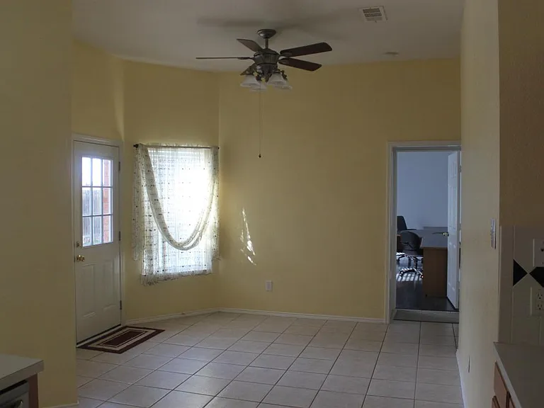 1556 Bastrop Dr — Photo 13
