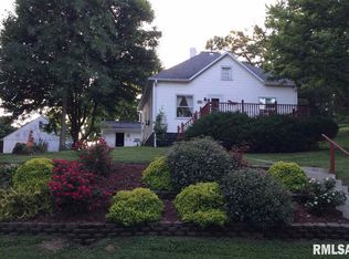 3126 Roosevelt St, Clinton, IA 52732