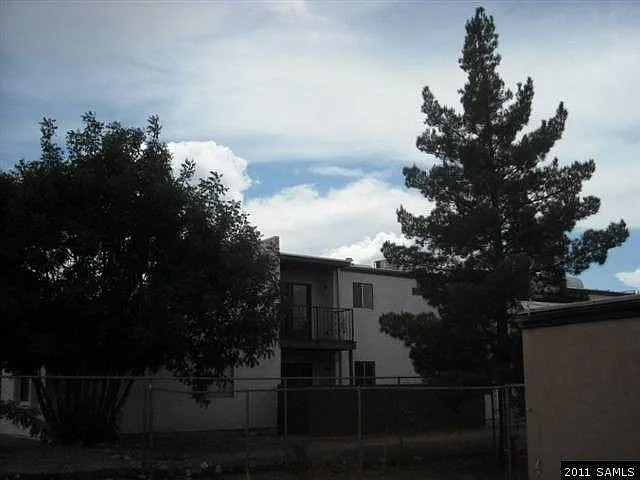 Building Photo - 4321 Avenida Palermo #D