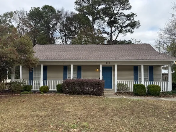 231 Cove Ct, Auburn, AL 36830