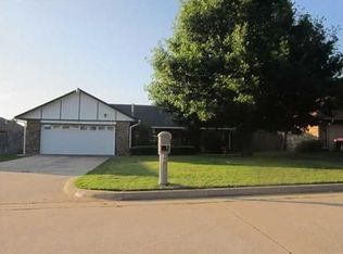 128 Lochwood Ln, Yukon, OK 73099
