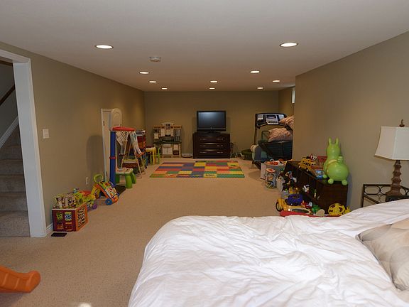 2nd image of 1701 E Cornell Ave