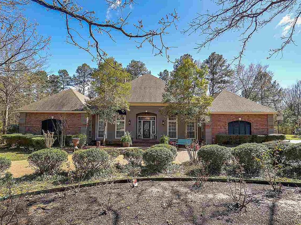 1st image of 713 Country Place Dr