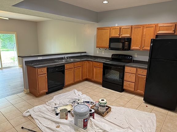 3rd image of 921 McClanahan Ln