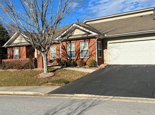 227 Villa Park Cir, Stone Mountain, GA 30087