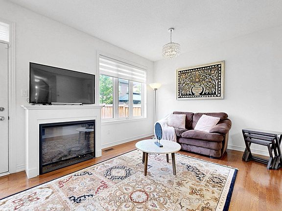 4th image of 28 Conarty Cres