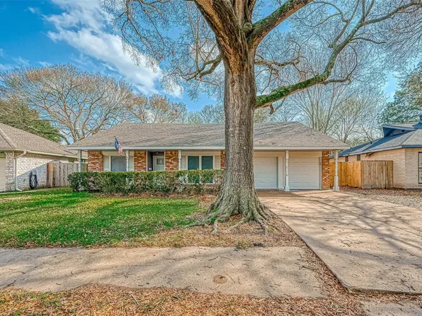 910 Redway Ln, Houston, TX 77062