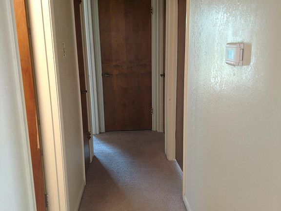 4th image of 402 Phoenix Dr #2