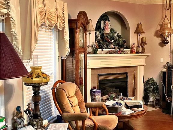5th image of 150 Whitney Ln