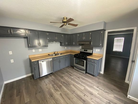 2nd image of 1862 Custer Dr