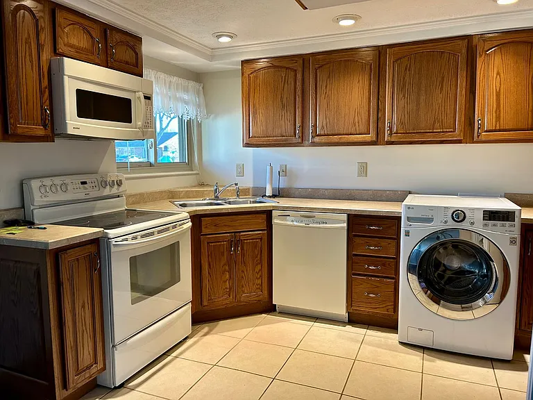 3928 Elmira Dr — Photo 7