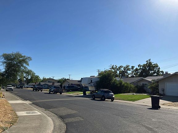 5th image of 1213 Gerry Way