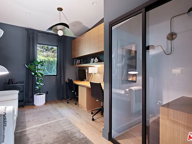 4735 Degovia Ave — Photo 16