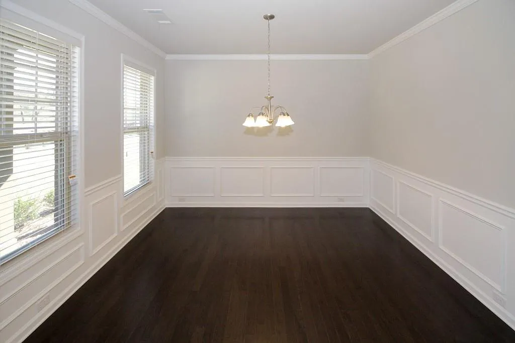 4 bed, 2.5 bath, 2580 sqft, $2,350 — Photo 4