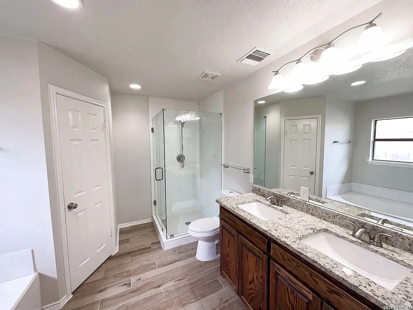 3 bed, 1678 sqft, $1,957 — Photo 3