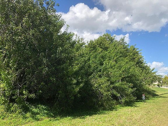4th image of 290 SW Kestor Dr