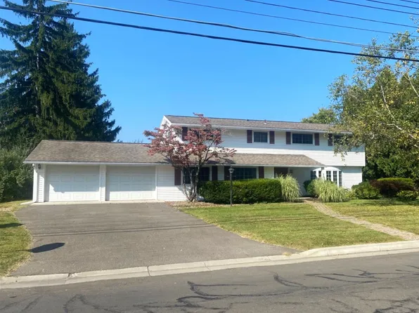 701 Catalina Blvd, Endwell, NY 13760