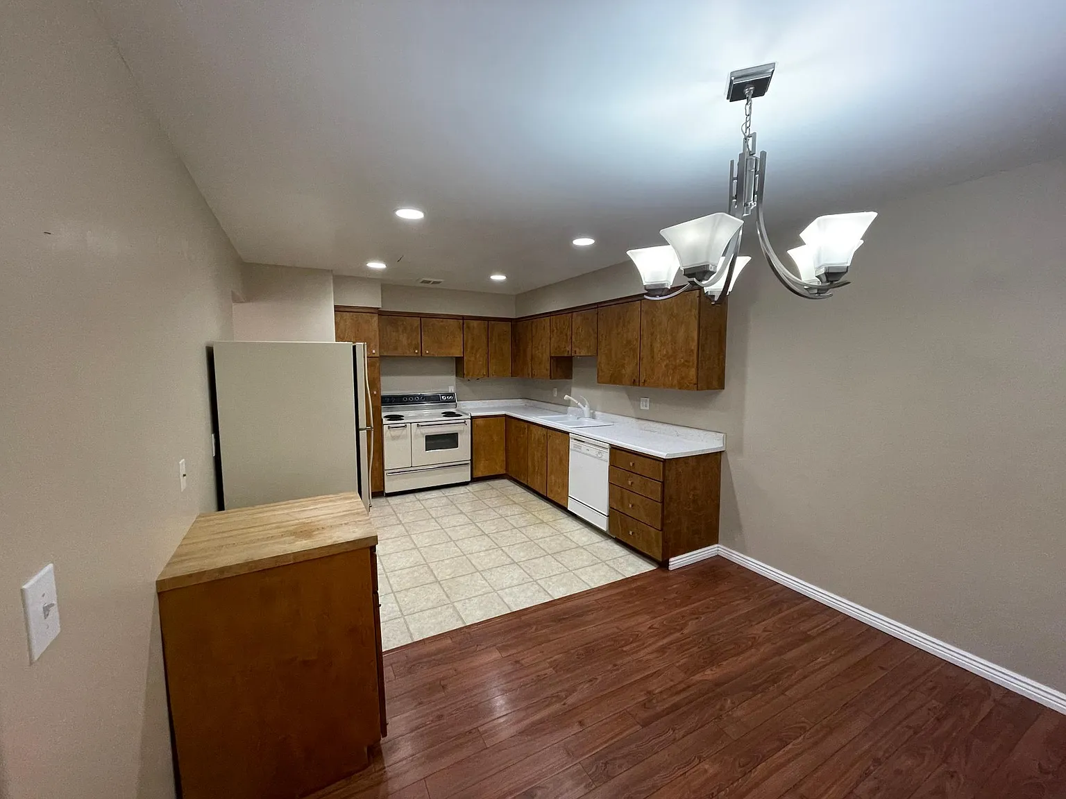 1645 E Parkway Ave — Photo 4