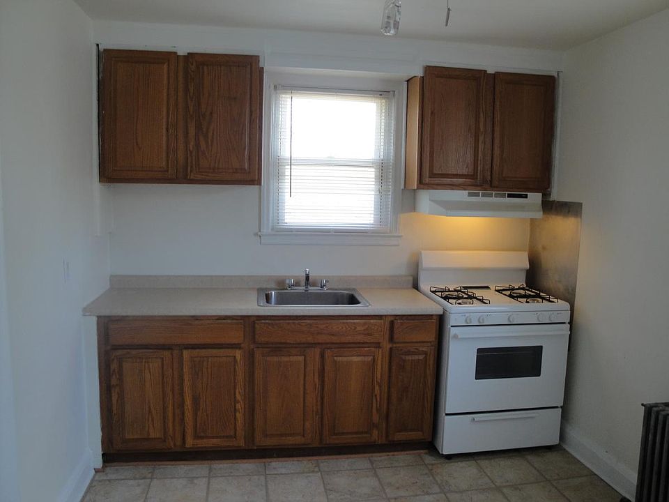 Eat in kitchen