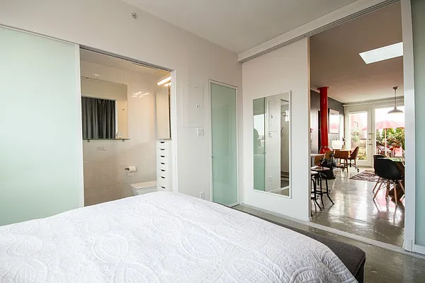 Sold by Rahme Real Estate, LLC | media 23