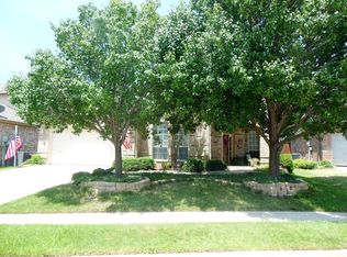 1721 Peregrine Dr, Corinth, TX 76210