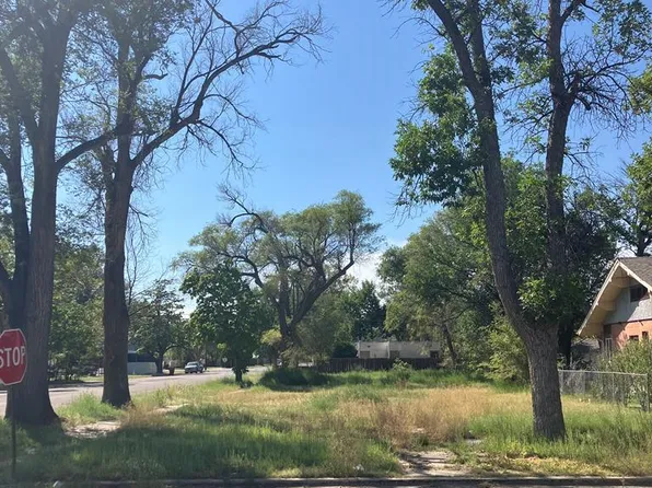 611 S 10th St, Rocky Ford, CO 81067