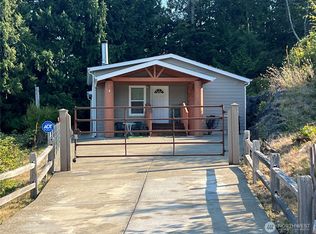61 Nevergiveup Rd, Brinnon, WA 98320