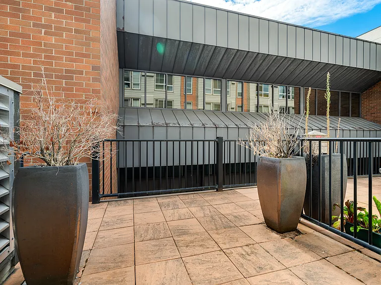 Aventine Apartments — Photo 18