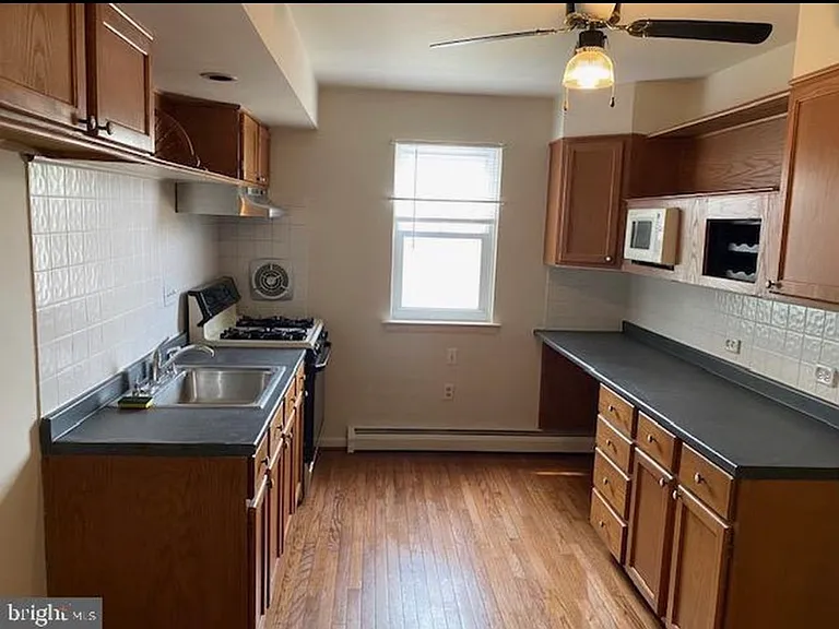 7913 Fillmore St #2 — Photo 2