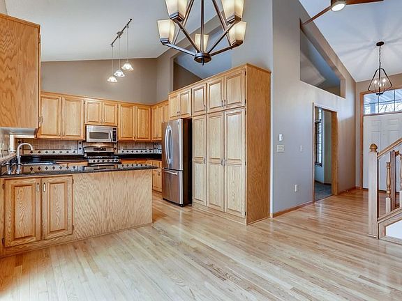 5th image of 9012 Dunbar Knoll Ct N
