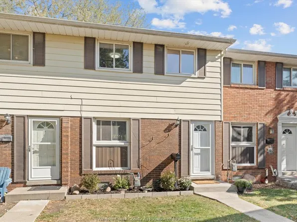 2960 Meadowbrook Ln #2, Windsor, ON N8T 3C8