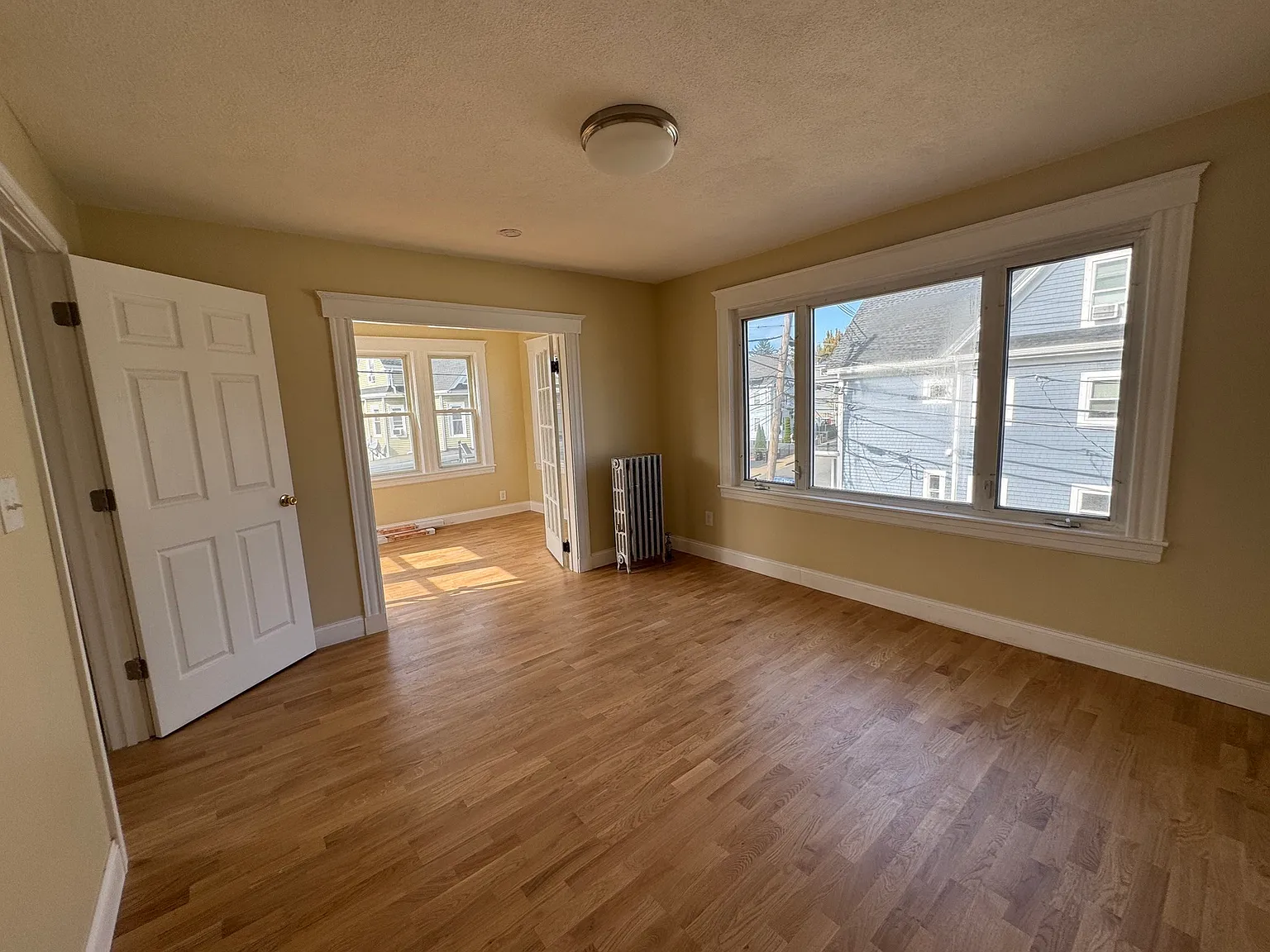 3 bed, 1.0 bath, 1000 sqft, $3,100 — Photo 1