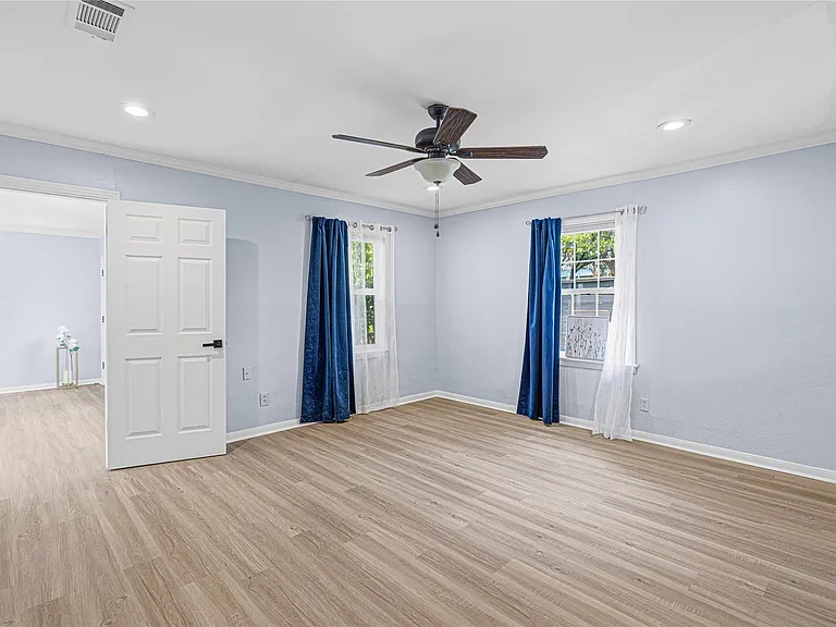 4002 Merrick St — Photo 11