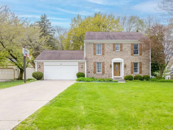 3597 Old Farm Ln, Fort Gratiot, MI 48059