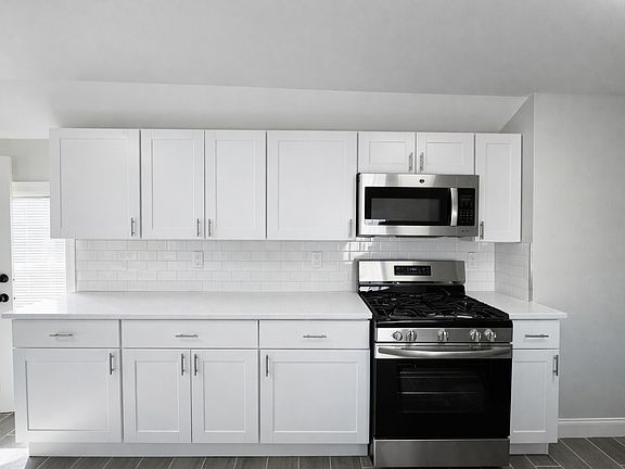 2nd image of 71 E George St #2B