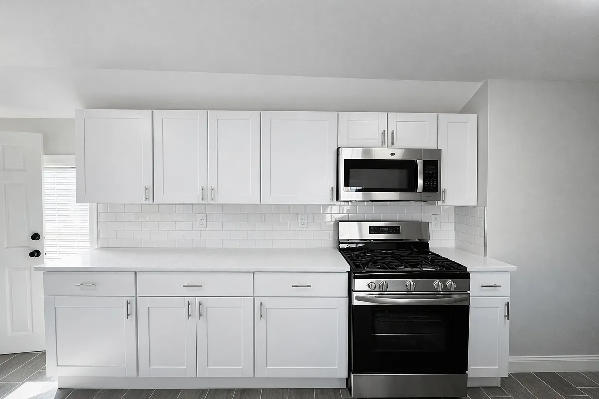 Building Photo - 71 E George St #2B