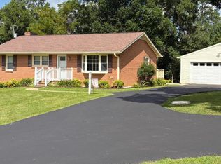 11068 Leesville Rd, Evington, VA 24550