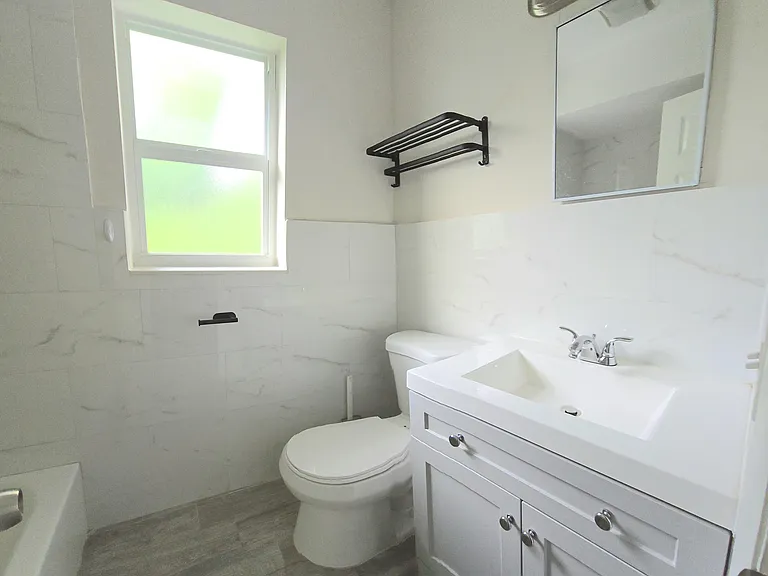 115 SW 1st Ave #7 — Photo 5