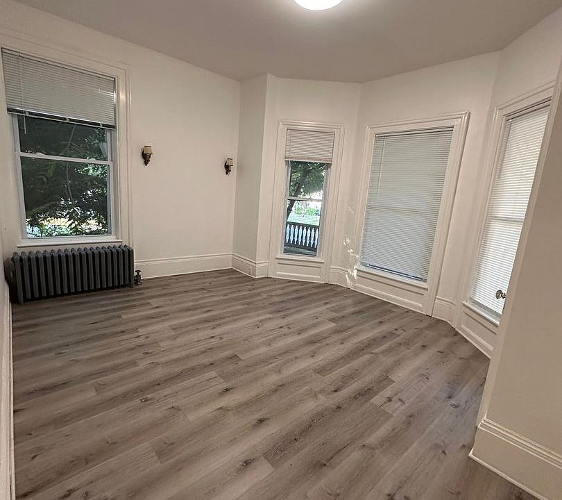 1st image of 1403-1405 Main St