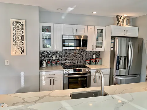 1465 E Putnam Ave #414 Photo 1