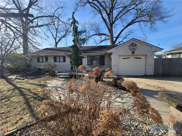 7017 Dunn Dr, Holland, OH 43528