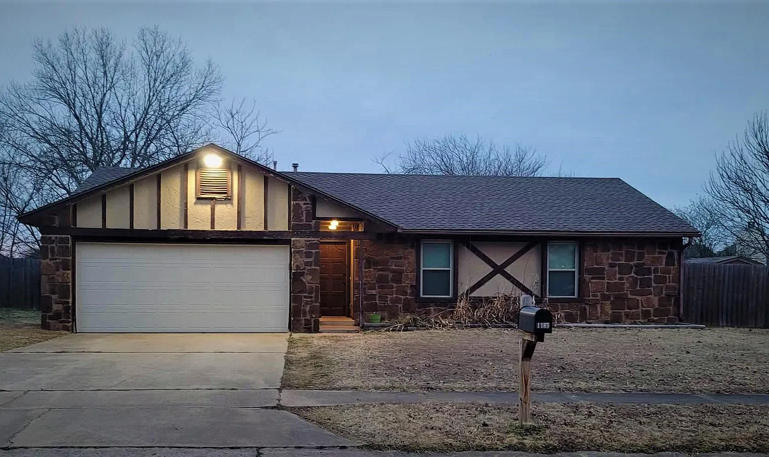 3 bed, 1000 sqft, $1,200 — Photo 1