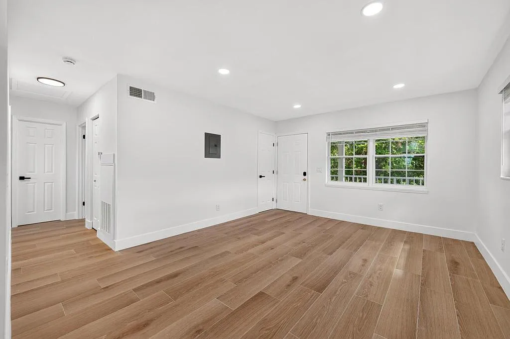 Cozy 2-Bedroom Apartment Near Downtown Mount Dora — Photo 4
