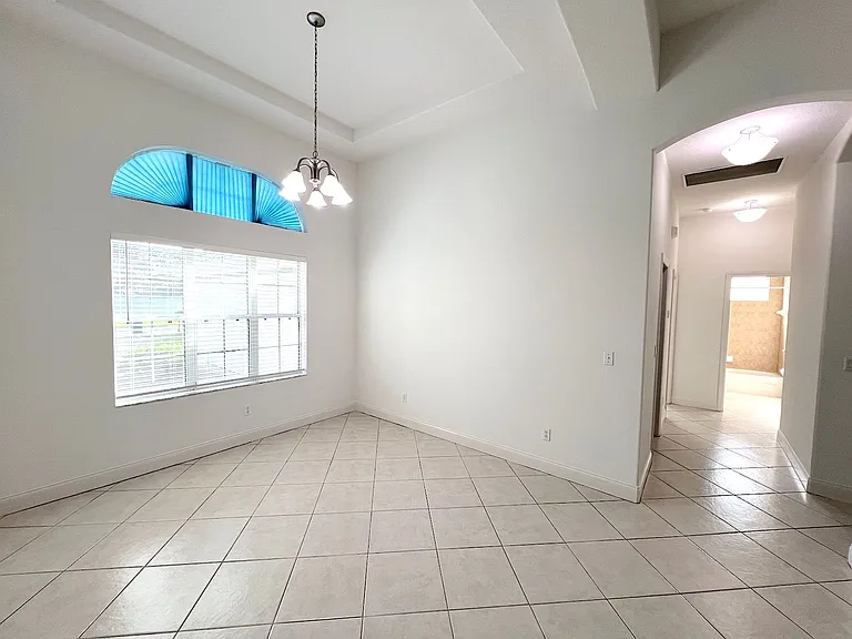 27 Empress Ln — Photo 13