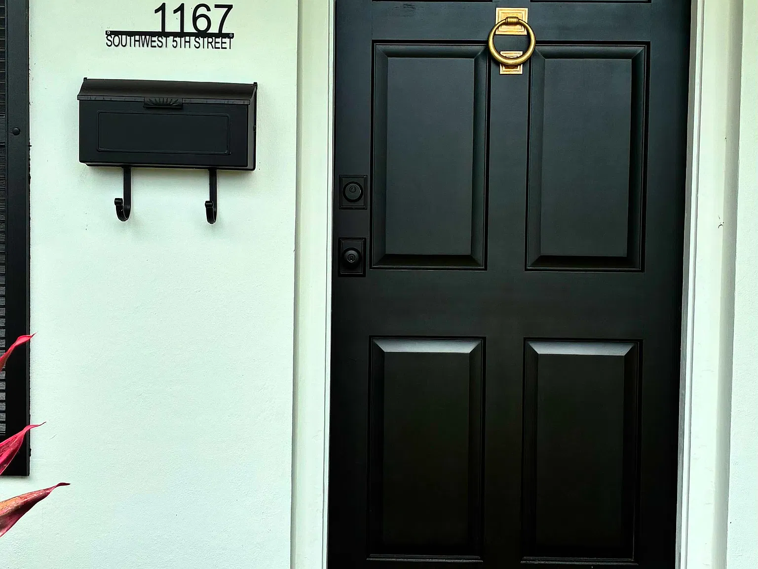 2 bed, 1053 sqft, $4,900 — Photo 2