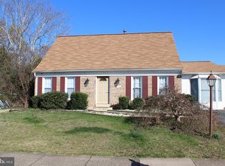 806 N York Rd, Sterling, VA 20164