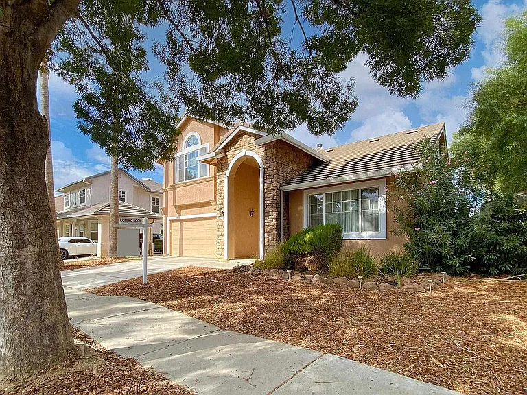 595 Birchwood Rd — Photo 9