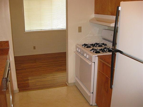 1st image of 121 Nob Hill St