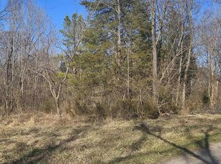 1966 Mallard Ln, Carterville, IL 62918